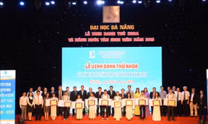 Đại học Đà Nẵng vinh danh thủ khoa, nâng bước tân sinh viên năm 2019