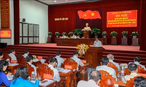Cần Thơ: Khuyến khích, bảo vệ cán bộ dám nghĩ, dám làm vì lợi ích chung