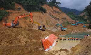 Vụ sạt lở tại Rào Trăng 3: Cơ bản hoàn thành đắp đập, nắn dòng chảy suối Rào Trăng