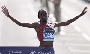 Brigid Kosgei phá kỷ lục thế giới trên đường đua bán marathon