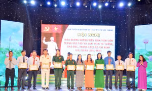 Lan tỏa những tấm gương điển hình học và làm theo Bác