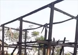 Lửa cháy lan từ đống rơm thiêu rụi nhà sàn, bé gái 4 tuổi tử vong