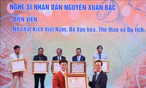 Tiếp tục nỗ lực cống hiến cho sự nghiệp văn hóa nghệ thuật nước nhà