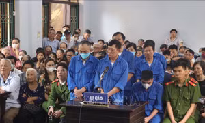 Xét xử 9 bị cáo nguyên là cán bộ, công chức xã lạm quyền khi thi hành công vụ