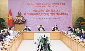 Thủ tướng Phạm Minh Chính: Xóa vùng lõm sóng di động và cung cấp cáp quang tới 100% thôn, bản