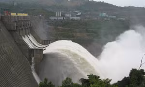 Nhà máy Thủy điện A Lưới xả nước qua đập tràn