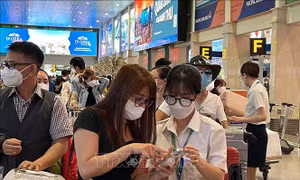 Sân bay Tân Sơn Nhất dự kiến đón trên 74.000 khách trong ngày mùng 2 Tết