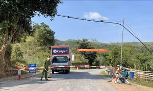 Điện Biên thành lập bốn chốt kiểm soát dịch COVID-19 trên các tuyến quốc lộ trọng yếu