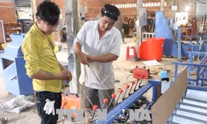 Kỹ sư 'miệt vườn' đào tạo nghề miễn phí cho thanh niên