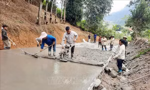 Giao thông mở hướng phát triển kinh tế mới cho vùng biên