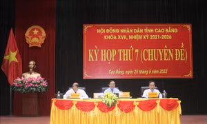 Hội đồng nhân dân tỉnh Cao Bằng thông qua nhiều nghị quyết quan trọng