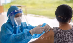 Thủ tướng yêu cầu thần tốc hơn nữa trong thực hiện chiến dịch tiêm chủng vaccine