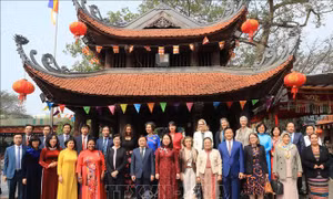 Phó Chủ tịch nước gặp mặt các nữ Đại sứ, Trưởng đại diện tổ chức quốc tế 
