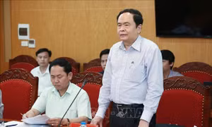 Ngăn chặn biểu hiện 'tự diễn biến', 'tự chuyển hóa' trong cán bộ, đảng viên 