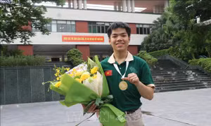 Gặp gỡ 'Chàng trai Vàng' Olympic Hóa học quốc tế