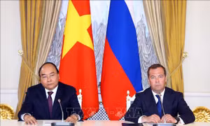 Thủ tướng Nguyễn Xuân Phúc và Thủ tướng Liên bang Nga đồng chủ trì họp báo