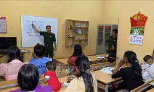 Lớp học đặc biệt của những người thầy mang quân hàm xanh