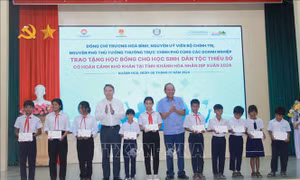 Tạo điều kiện cho học sinh, sinh viên dân tộc thiểu số