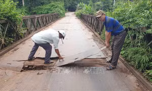 Người dân bất an vì cầu xuống cấp nghiêm trọng