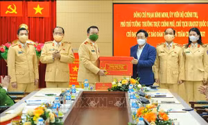 Tập trung nâng cao ý thức của người tham gia giao thông