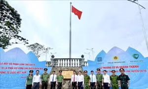 Khánh thành cột cờ Tổ quốc trên đảo Thanh Lân