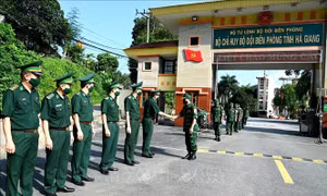 Thầy thuốc 'quân hàm xanh' nơi địa đầu Tổ quốc xung phong vào tâm dịch COVID-19