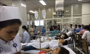Hỗ trợ nạn nhân vụ tai nạn kinh hoàng khiến hàng chục người thương vong tại Long An 
