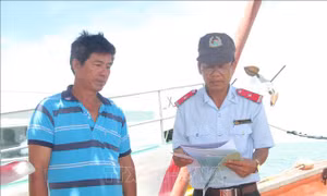 Kiên quyết chặn tàu cá khai thác bất hợp pháp