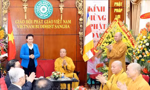 Chủ tịch Quốc hội thăm, chúc mừng Hội đồng Trị sự Trung ương Giáo hội Phật giáo Việt Nam