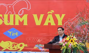Hơn 100 chuyến xe đưa 5.000 công nhân mỏ về quê ăn Tết