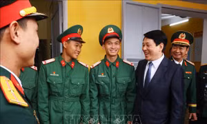 Chủ tịch nước Lương Cường thăm Quân đoàn 12