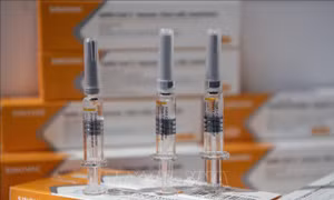 Nghiên cứu của Uruguay cho thấy vaccine CoronaVac giúp giảm 97% tỷ lệ tử vong