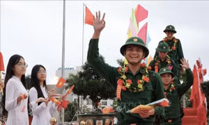 Thanh niên Quân khu 5 nô nức tòng quân