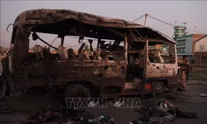 Nổ bom xe buýt tại Afghanistan khiến hàng chục dân thường thiệt mạng