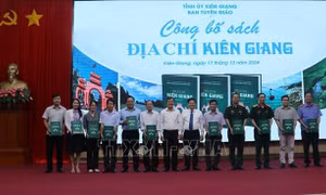 Công bố sách Địa chí Kiên Giang