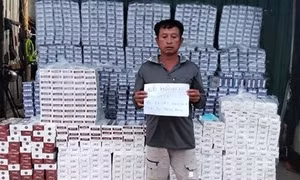 Bắt giữ tàu vận chuyển lượng lớn thuốc lá lậu trên vùng biển Kiên Giang