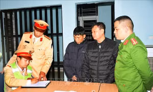 Cảnh sát Giao thông - 'chốt chặn' phòng, chống tội phạm ma túy