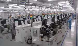 Công ty TNHH ITM Semiconductor Việt Nam, khu công nghiệp VSIP, tỉnh Bắc Ninh duy trì, đảm bảo hoạt động sản xuất. Ảnh: Thái Hùng/TTXVN