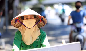 Cảnh báo tình trạng mất nước, kiệt sức, đột quỵ do sốc nhiệt độ cao trong thời tiết nắng nóng