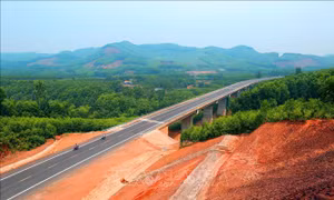 Cần sớm chuyển đổi hơn 106 ha đất rừng để làm dự án kết nối giao thông miền núi phía Bắc