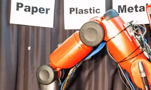 Trung Quốc sử dụng cánh tay robot vũ trụ để phân loại rác