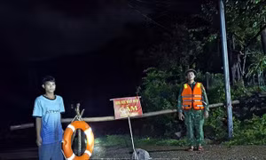 Quảng Bình: Cảnh báo người dân không đi qua ngầm tràn ngập sâu, nước chảy xiết