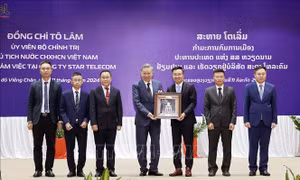 Chủ tịch nước Tô Lâm thăm và làm việc tại công ty Star Telecom