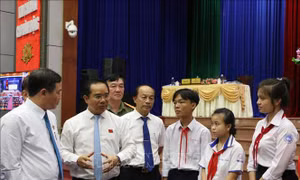 Lần đầu tiên trẻ em dự khán phiên chất vấn và trả lời chất vấn tại Kỳ họp HĐND tỉnh Long An