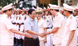 Thủ tướng Phạm Minh Chính thăm cán bộ, chiến sĩ Công an tỉnh Đắk Lắk