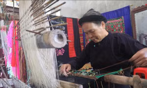Gìn giữ, phát huy nghề dệt thổ cẩm của người Tày