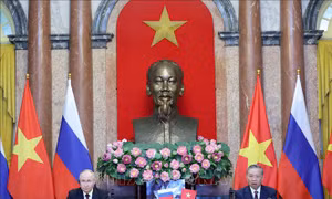Chủ tịch nước Tô Lâm và Tổng thống Vladimir Putin gặp gỡ báo chí