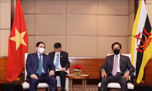 Thủ tướng Chính phủ Phạm Minh Chính chào xã giao Quốc vương Brunei Haji Hassanal Bolkiah