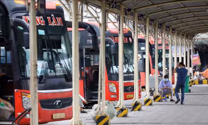 Hà Nội: Doanh nghiệp vận tải khó khăn do giá xăng liên tục tăng