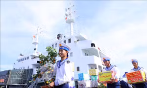 Xuân đến sớm trên nhà giàn DK1